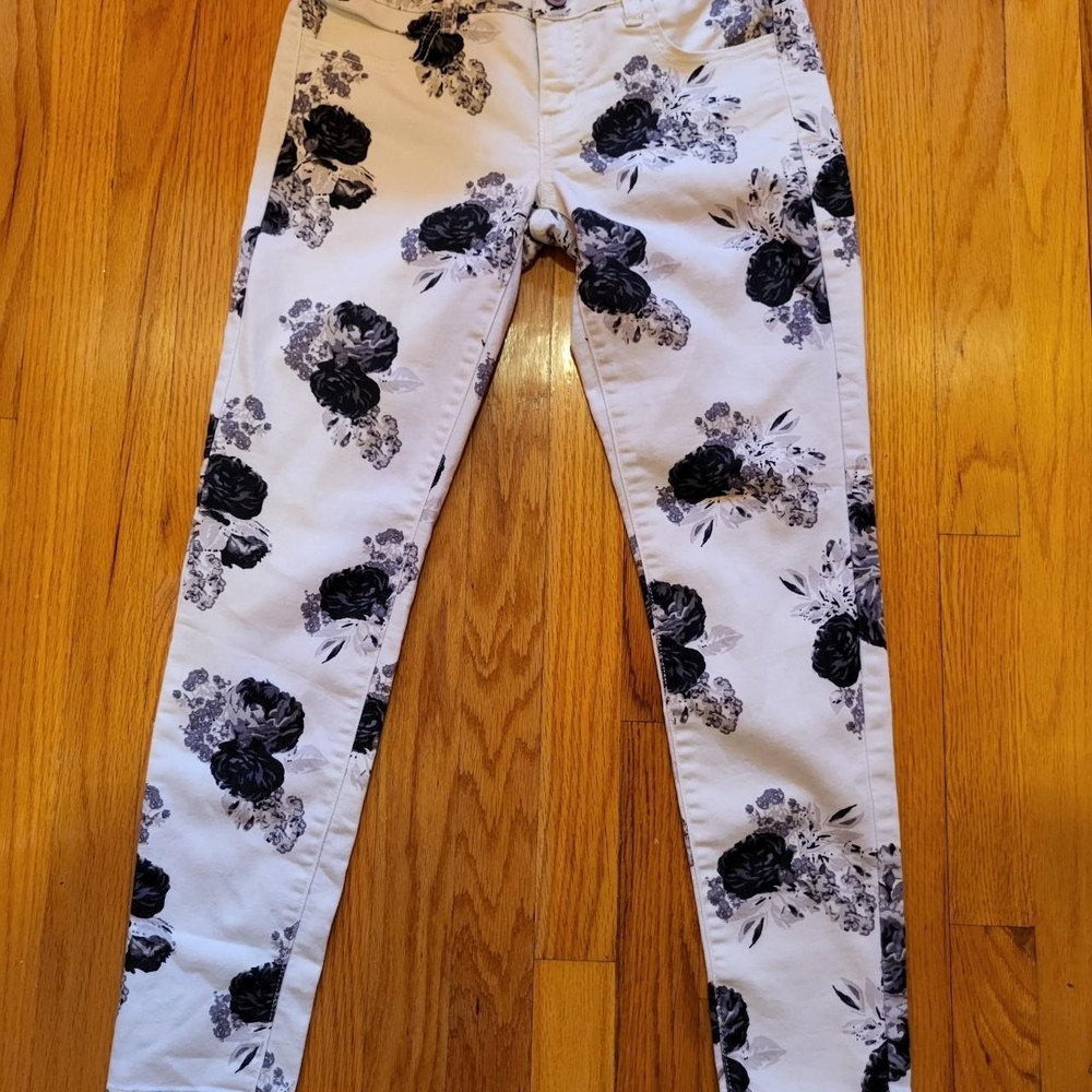 American Eagle Outfitters Black and White Floral Jeans